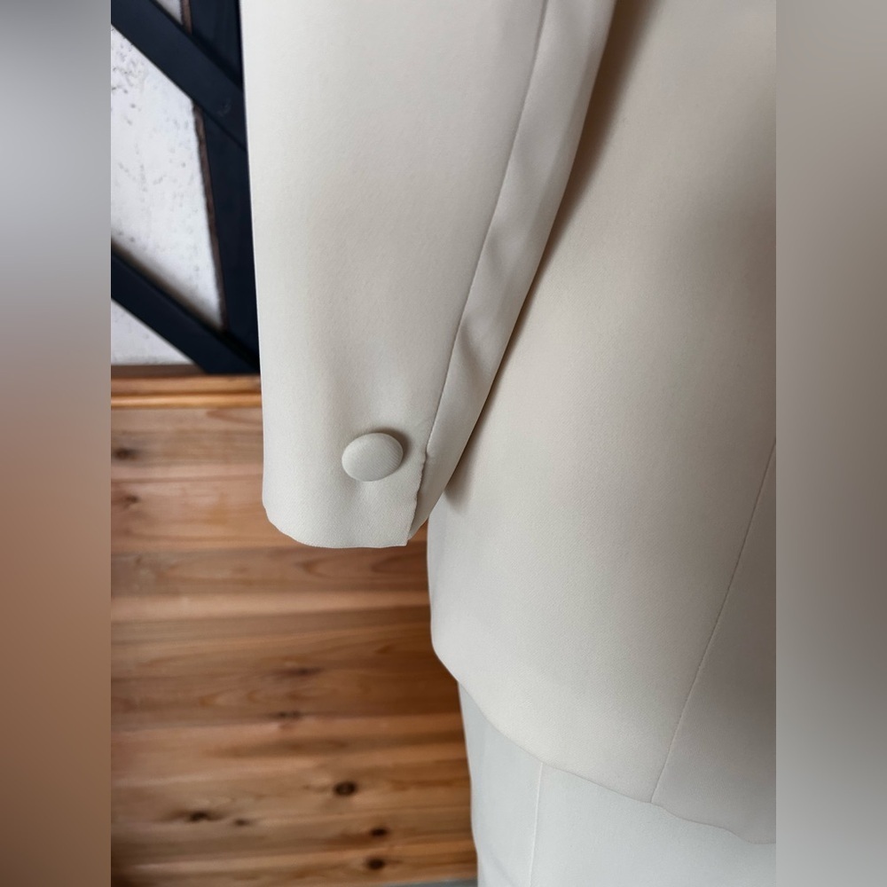 Jones New York petite two piece suit set size 14p preloved color light cream - Picture 9 of 11